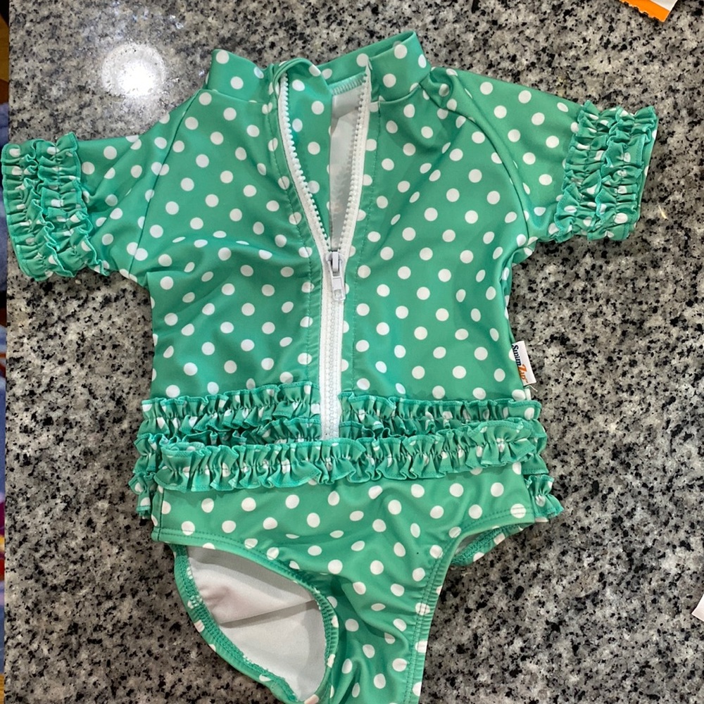 3-6 months baby girl green and white polka dot rash guard set.